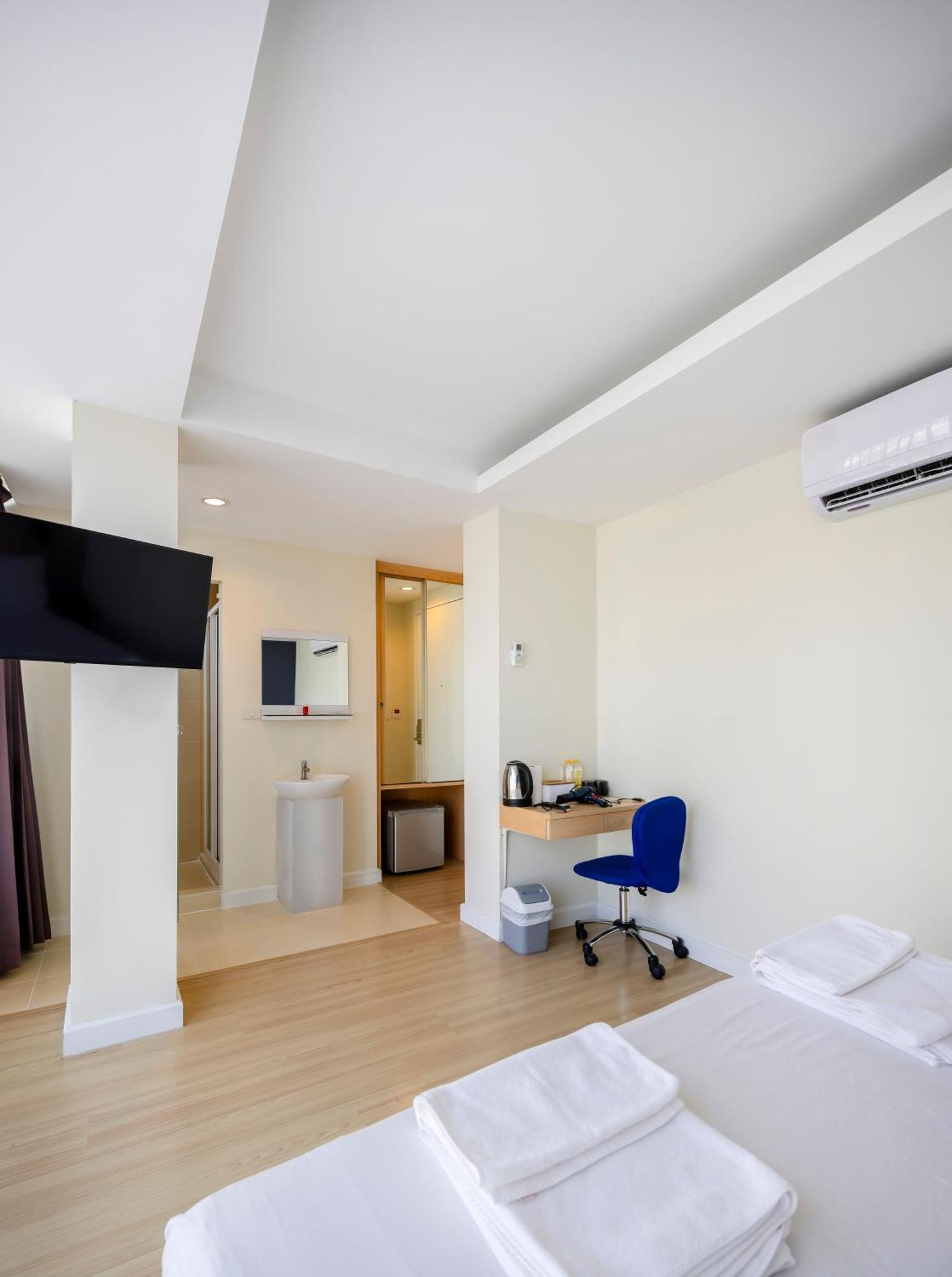 Gp House Express Sukhumvit 81 Hotel Банкок Екстериор снимка