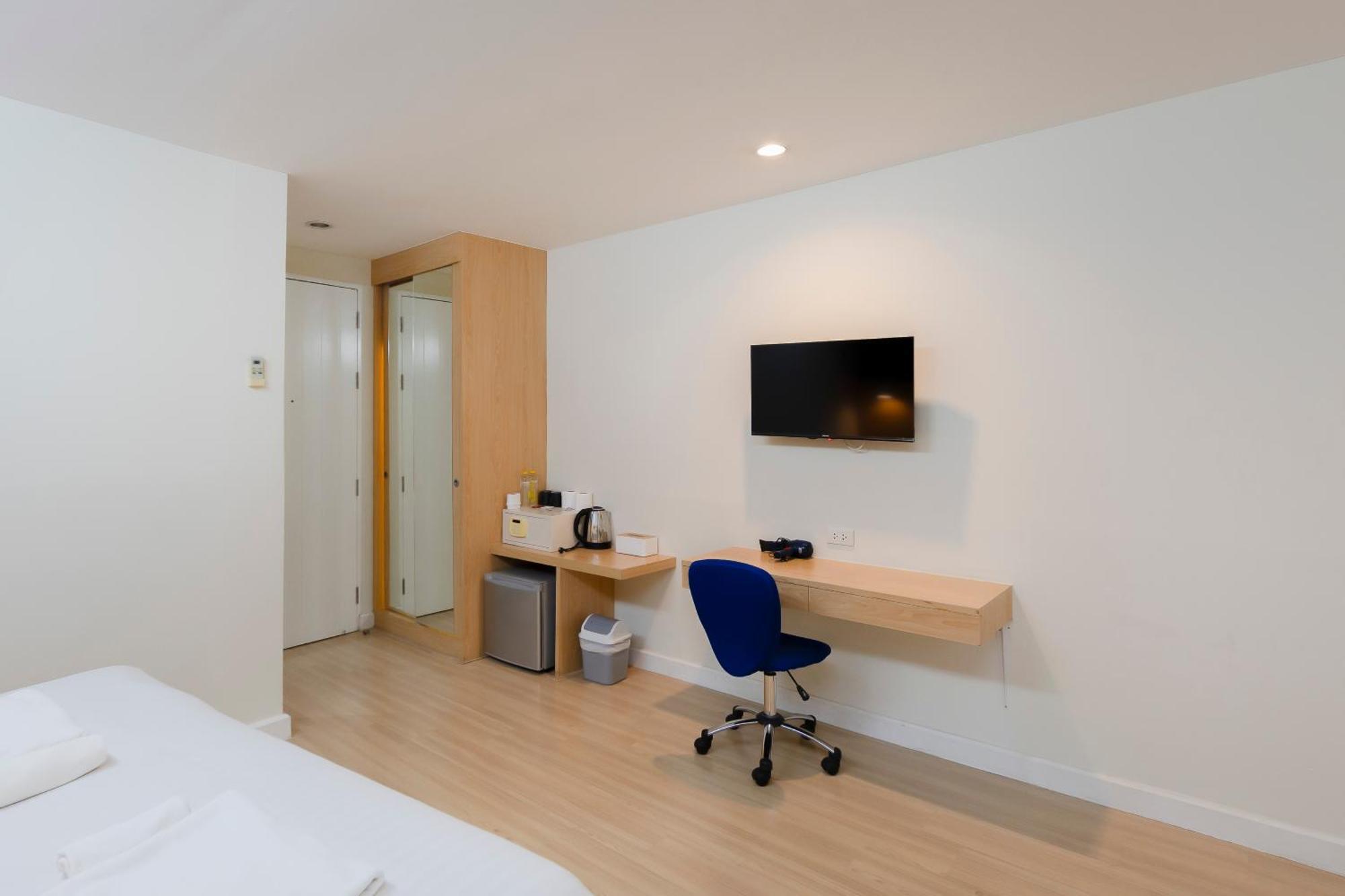 Gp House Express Sukhumvit 81 Hotel Банкок Екстериор снимка